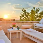 Stone Villa,large Garden,swimming Pool, Very Close The Beautiful . Cesme
