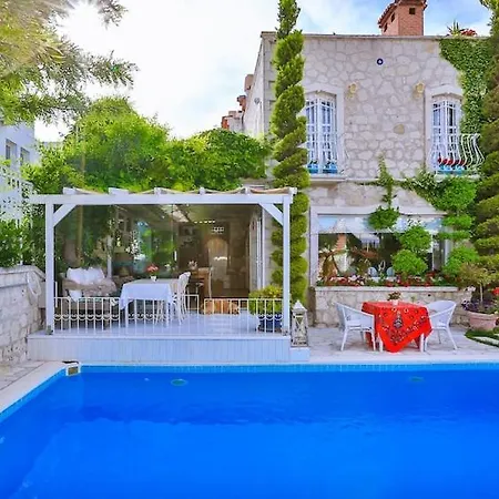 Βίλα Stone Villa,large Garden,swimming Pool, Very Close The Beautiful .