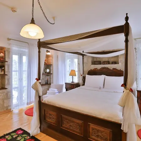 Stone Villa,large Garden,swimming Pool, Very Close The Beautiful . * Çeşme