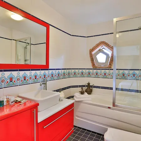Stone Villa,large Garden,swimming Pool, Very Close The Beautiful . *