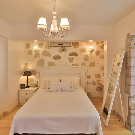 Stone Villa,large Garden,swimming Pool, Very Close The Beautiful . Çeşme
