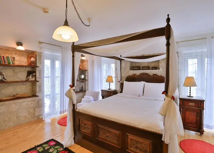 Stone Villa,large Garden,swimming Pool, Very Close The Beautiful . * Çeşme